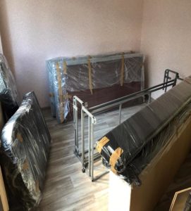 Упаковка мебели перед погрузкой при квартирном переезде — Азбука переезда